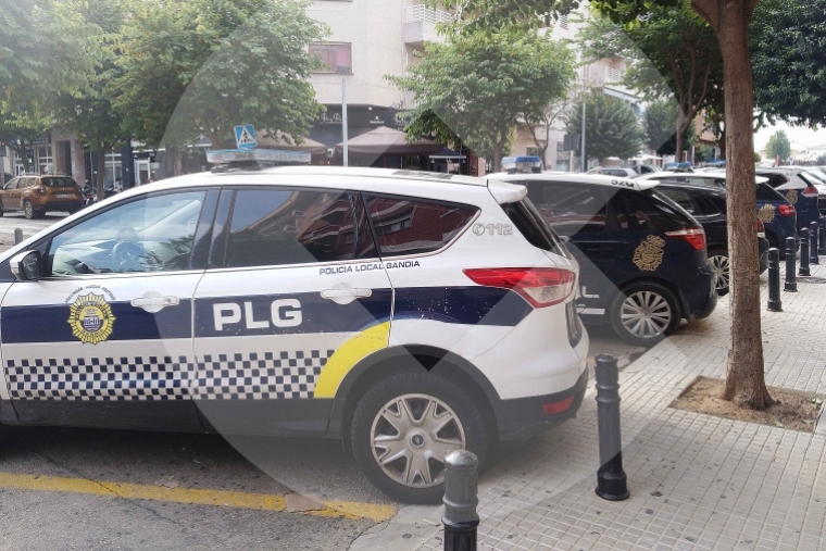 Condenados por romper los retrovisores de varios coches en Gandia