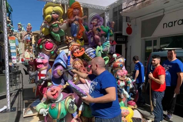 El galardonardo artista Sergio Gómez no plantará en la Vila Nova en 2021