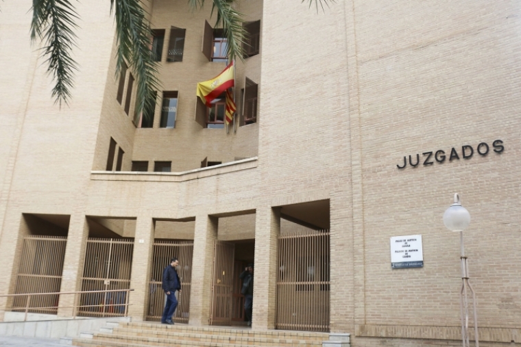 Una mujer acepta 6 meses de cárcel por intentar entrar en un super cerrado