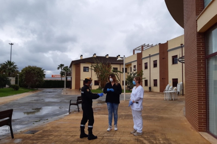La UME se desplaza hasta Miramar para ayudar en la residencia de mayores
