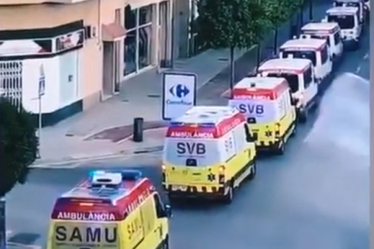 Las ambulancias recorren las calles de Gandia y la Safor en agradecimiento