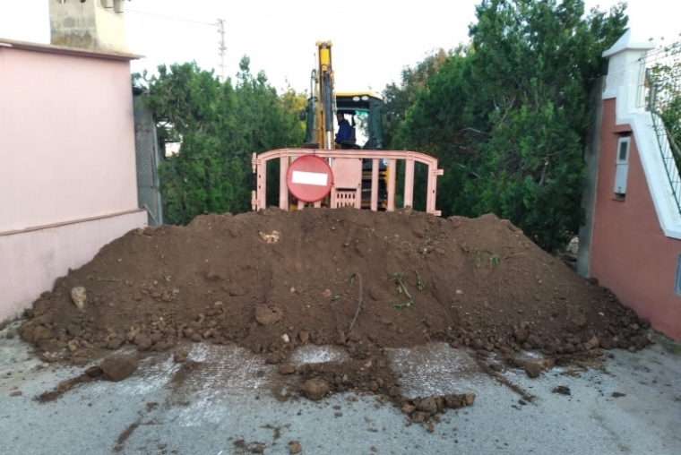 Xeraco blinda los accesos a la playa para garantizar el confinamiento