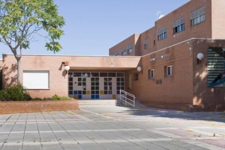 Alumnos del Gregori Maians de Oliva retan a científicos a través de Internet