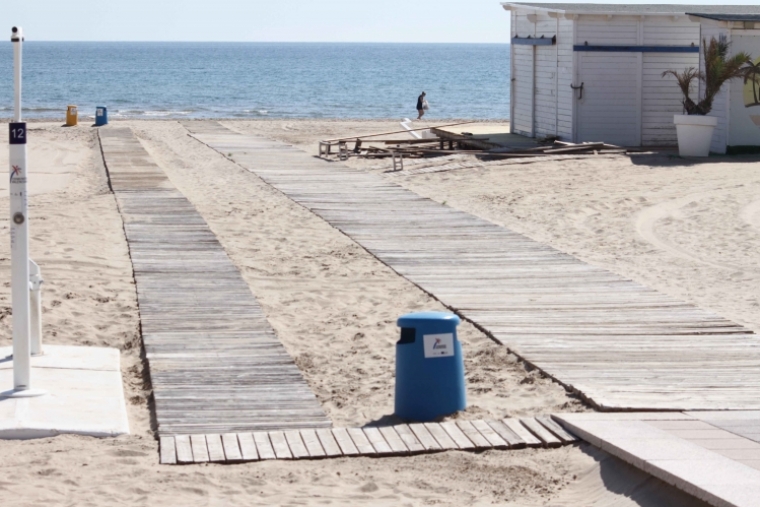 La playa de Gandia comienza a prepararse para este verano