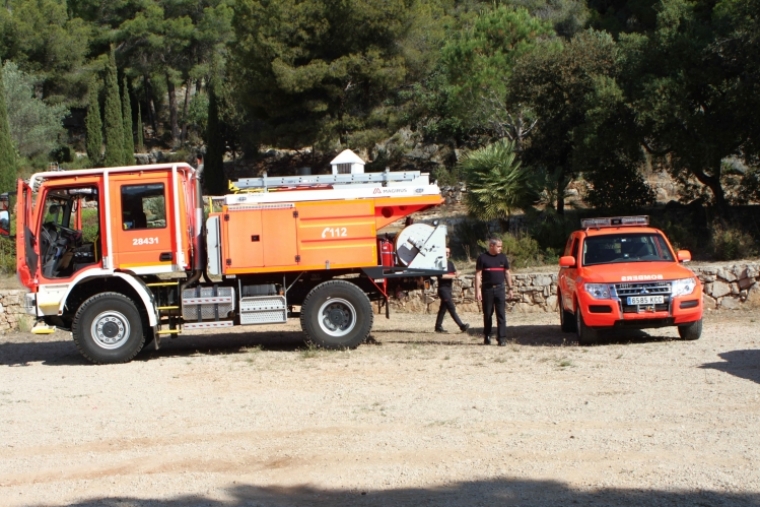Los Bomberos de Gandia rescatan a tres senderistas perdidos en Marxuquera