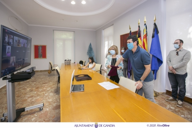 Javier Cabanilles y Emilio Mendoza ganan en Gandia con su receta escolar