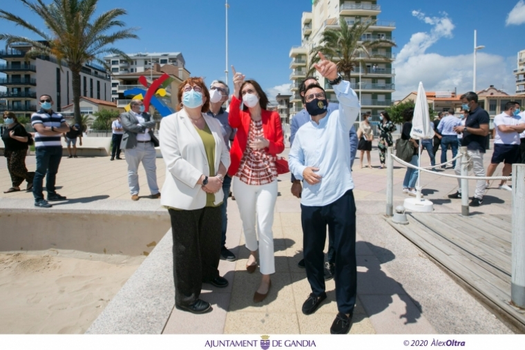 Gandia enarbola la bandera de la seguridad en el inicio del verano
