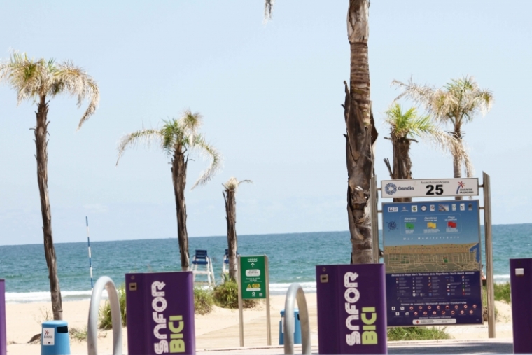 Gandia aprueba un Plan para una playa segura y un aforo de 50.000 personas