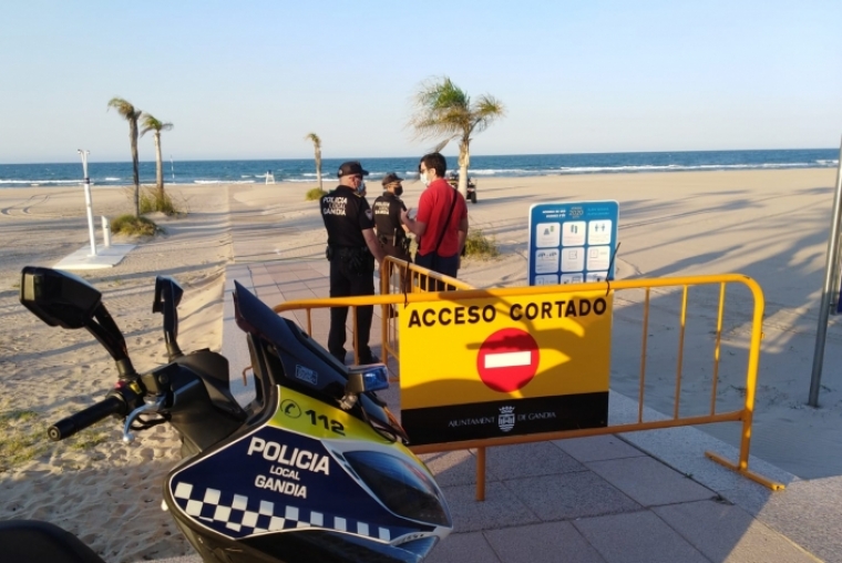 La Policía Local de Gandia agradece que no se accediera anoche a la arena