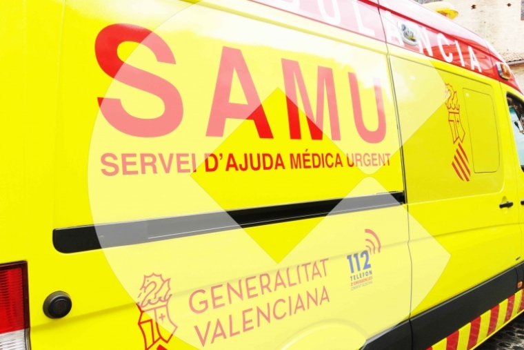 Herido grave en Gandia tras un salto de agua en la playa de Rafalcaid
