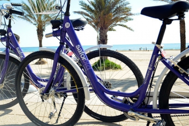 La Policía Nacional detiene a tres jóvenes por robar bicicletas de alquiler