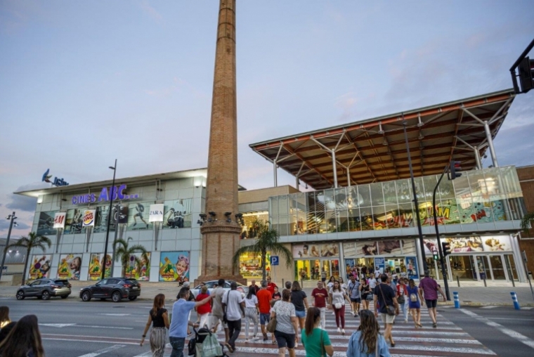 La Vital regala 3.000 euros, entradas de cines y el kit de playa Gandia