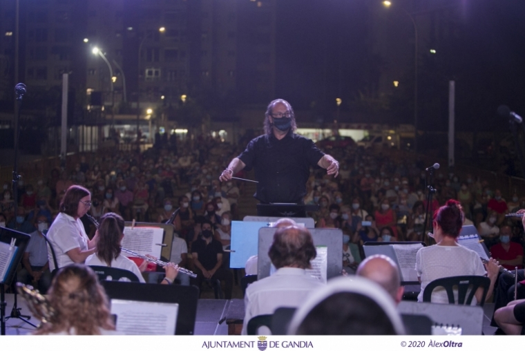 Éxito de la Banda de Música del Grau de Gandia en un Mar de Músiques