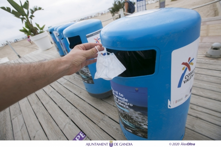 Gandia instala varios contenedores para recoger residuos de la Covid-19