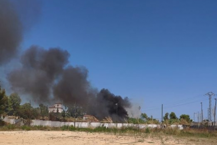Un nuevo susto en forma de incendio en la zona de Santa Anna en Gandia