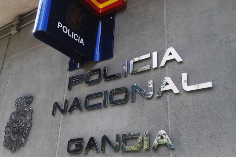 El Gobierno de España deja a la Comisaría de Gandia sin fotocopiadora 3 años