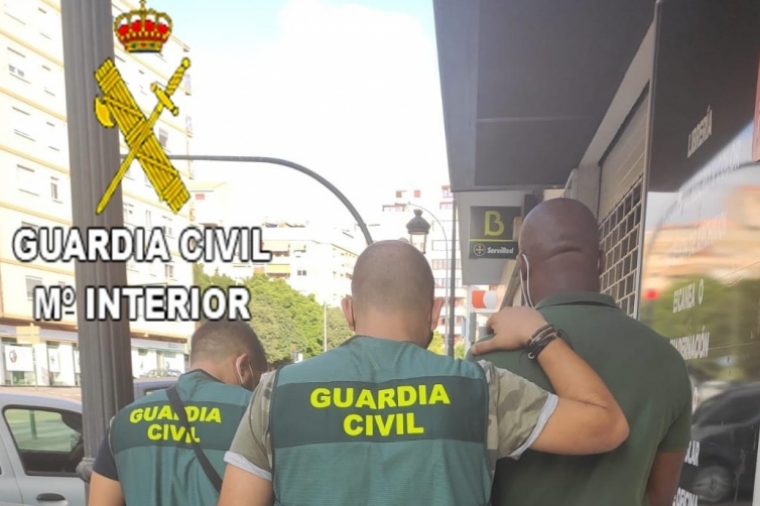 Detenido en Gandia por la Guardia Civil por estafar con el falso romance