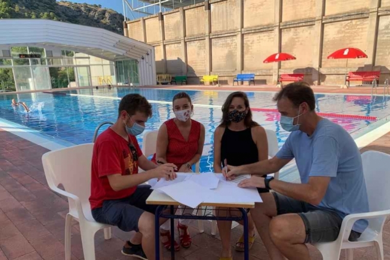 Ador y Almiserà convenian la utilización de la piscina municipal