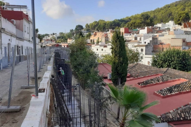 Avanzan las mejoras en el entorno de la Escoleta El Caragol de Oliva