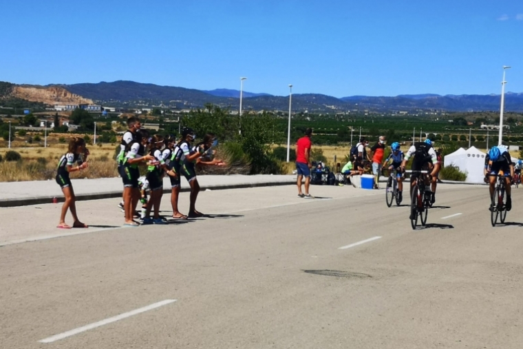 La Escuela de Ciclismo Triasport triunfa en la vuelta a la competición