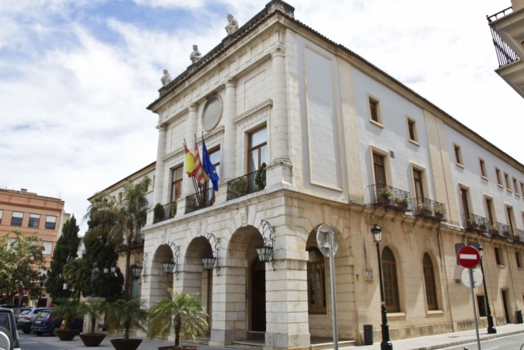 Vecinos del Centro de Gandia denuncian humos y olores de un restaurante