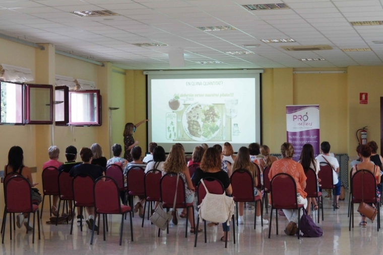 Más de 30 mujeres participan en las actividades de Dona Activa en Miramar