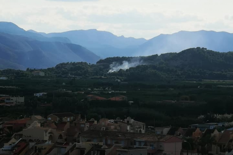 Fin de semana caluroso con conatos de incendio en Tavernes y Palma de Gandia