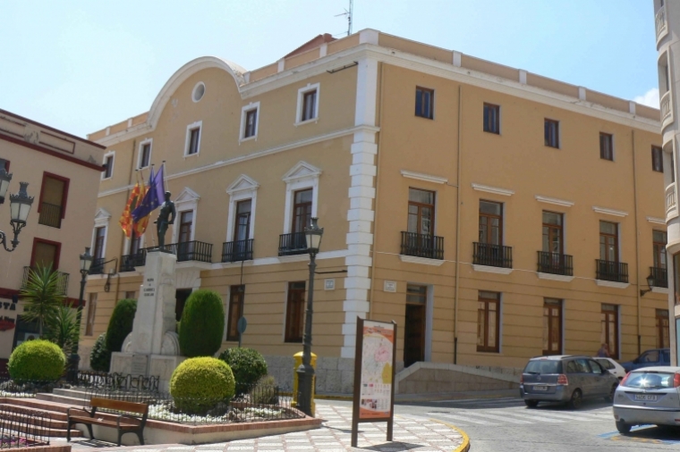 La ciudad de Oliva recupera la normalidad tras el brote de Covid-19