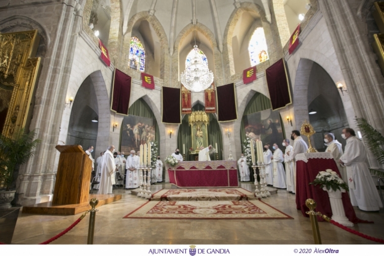 Gandia celebra la Misa Pontifical en honor al Patrón de la Ciudad