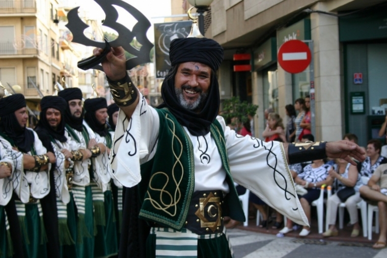 Estudio histórico y sociológico de los Moros y Cristianos en Oliva