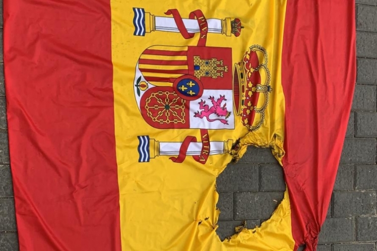 La bandera robada del Ayuntamiento de Beniflà aparece en Palma de Gandia