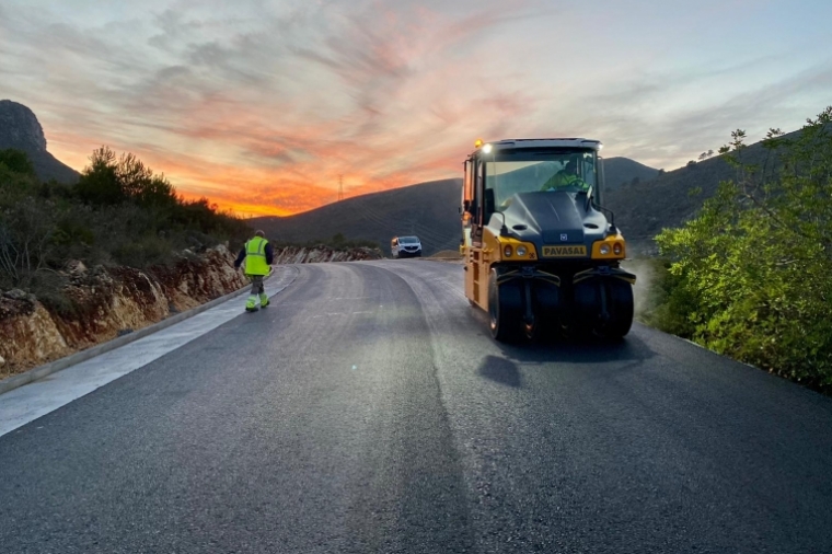 La Diputació completa la renovación de la carretera entre Simat y Barxeta