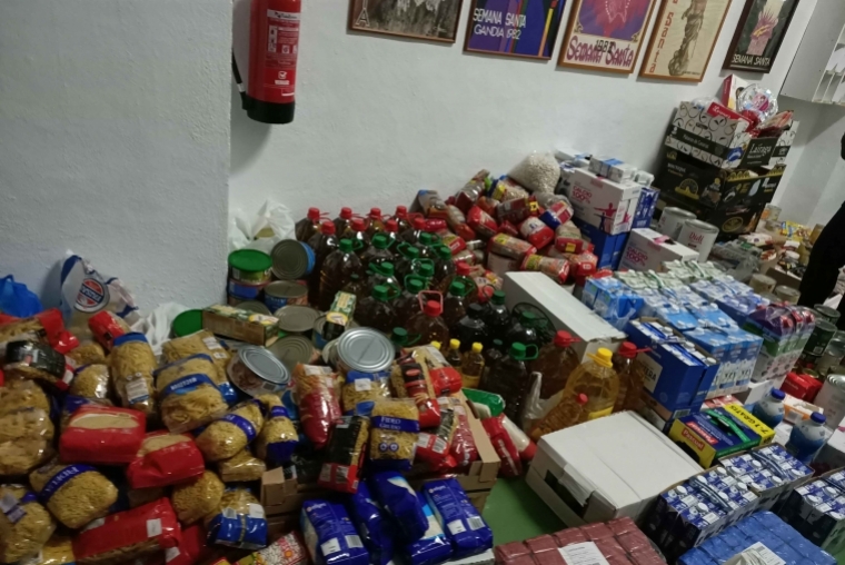 La Semana Santa de Gandia recoge 2.000 kilos de ayuda al Comedor Social
