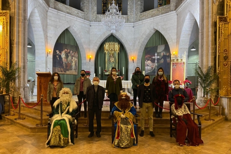 Los Juniors de la Colegiata de Gandia mantienen la ilusión de los pequeños
