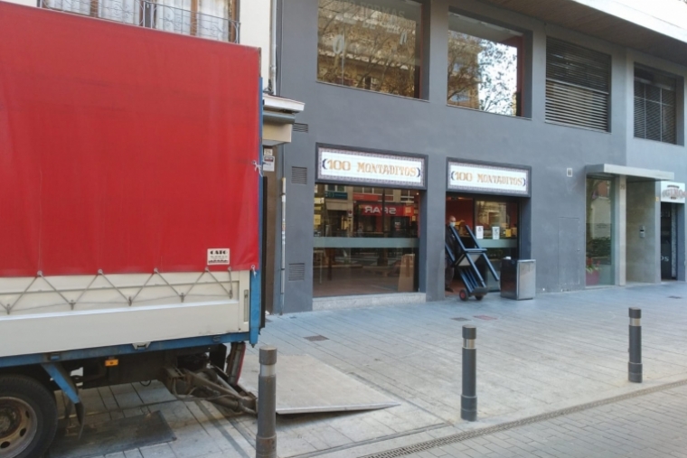 Gandia dice adiós a la franquicia de los 100 Montaditos en pleno paseo