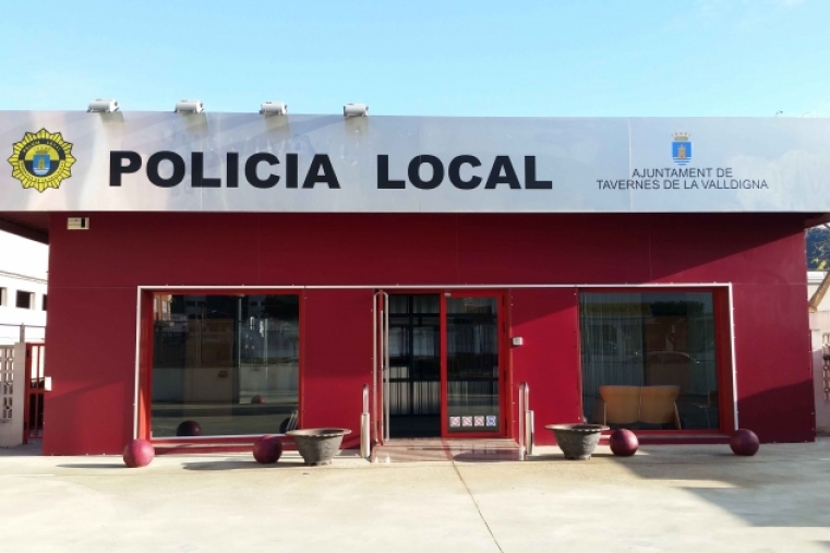 La Policía de Tavernes intensifica la vigilancia esta tarde y la Nochevieja