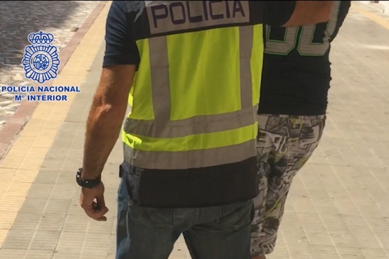 Agrede a su mujer en Gandia y pide ser absuelto aunque lo vio un testigo