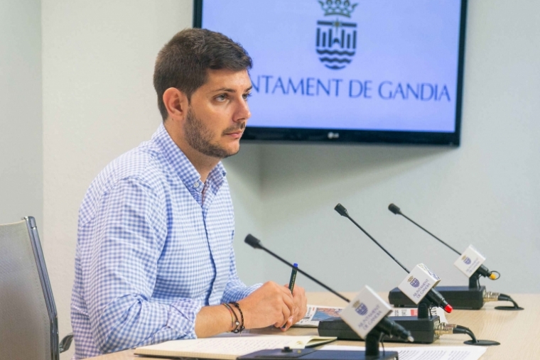 Gandia amplía la gestión de los trámites en los quioscos digitales