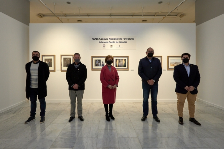 Abierta la exposición de fotografía nacional de la Semana Santa de Gandia