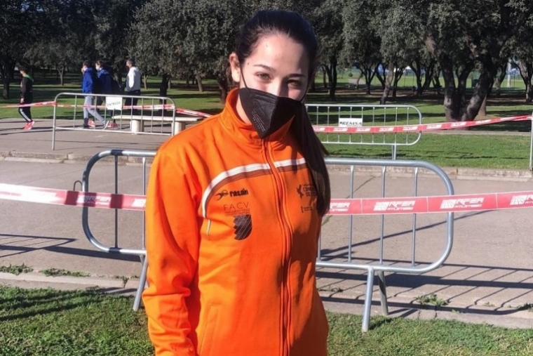Ángela Casanova, del Safor Teika, quinta con la selección valenciana
