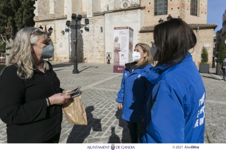 Más de mil personas o no llevan mascarilla o se la ponen mal por Gandia