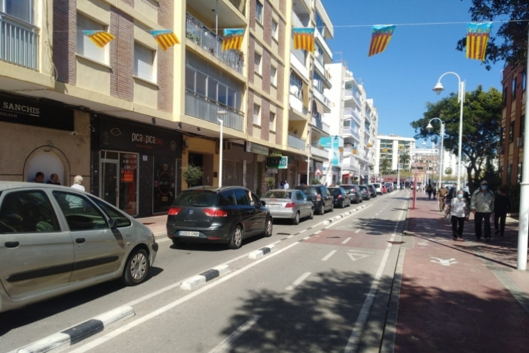 Retenciones en la playa de Gandia en un domingo pre No-Fallas