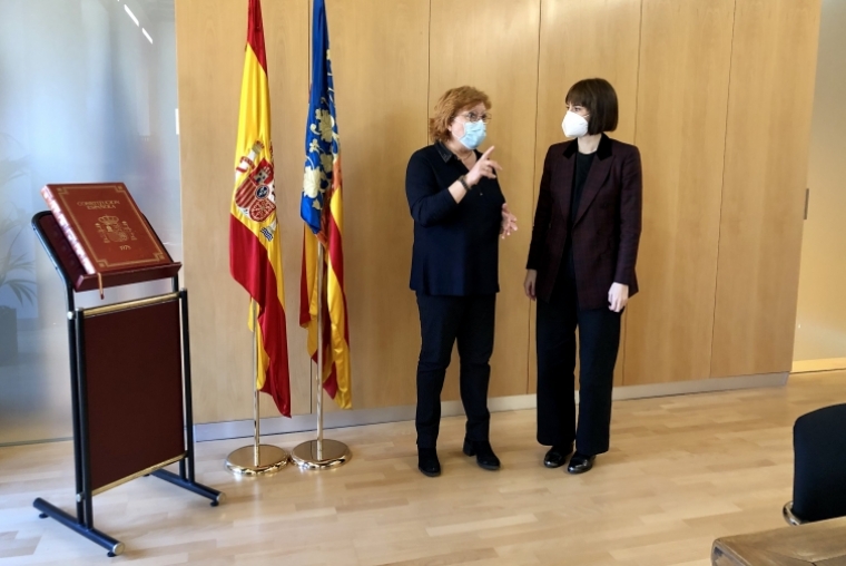 La alcaldesa de Gandia y la delegada del Gobierno abordan temas de ciudad