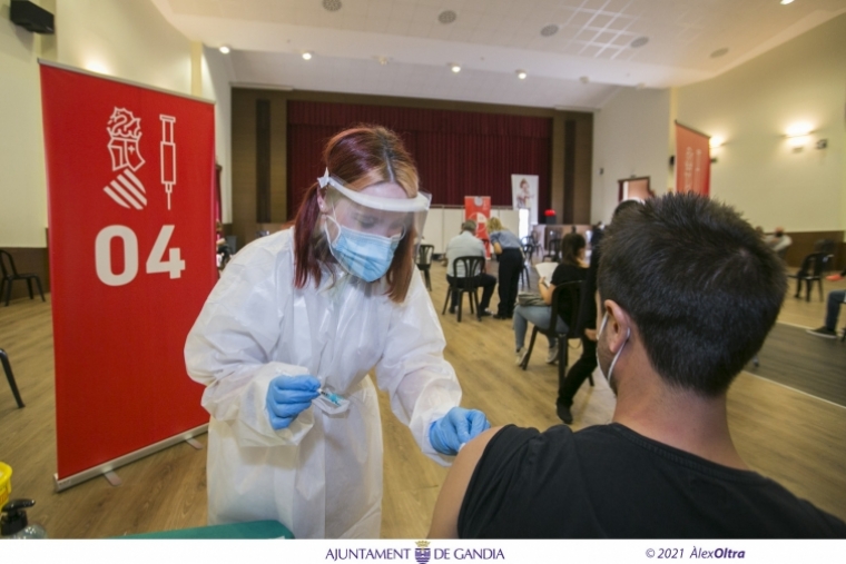 La vacunación en el Museu Faller de Gandia logra administrar 80 dosis/hora
