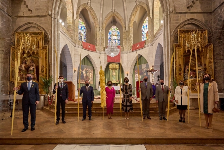 Solemne bendición de Palmas en el interior de la Colegiata de Gandia