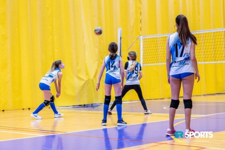 El CV Global Wyp Gandia sigue líder en la liga preferente tras su victoria