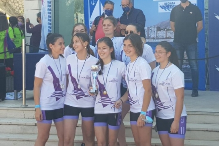 Dos oros para las féminas cadetes y juveniles del Náutico Gandia