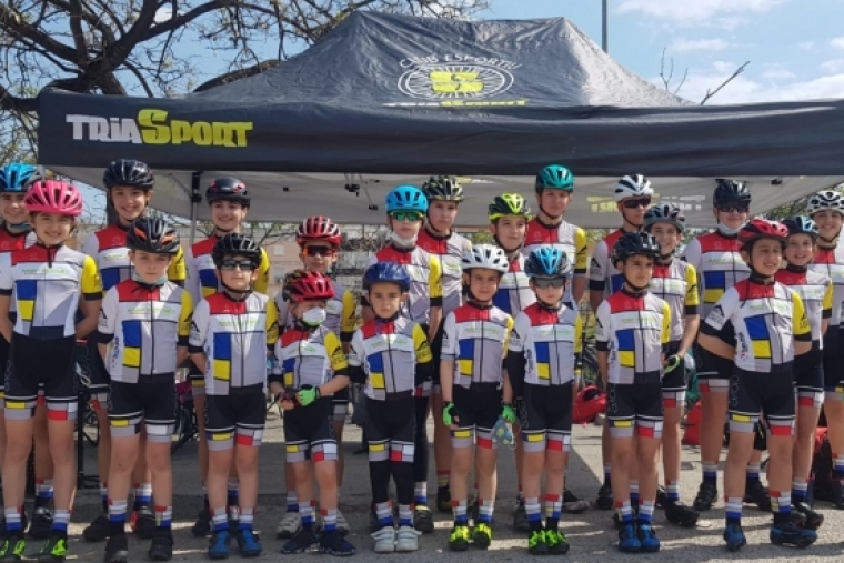 La Escuela de Ciclismo Triasport Gandia presenta a sus promesas en València