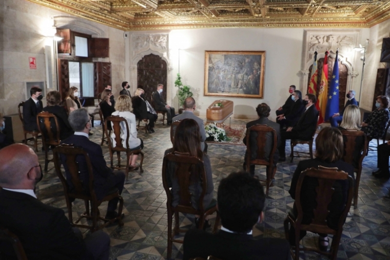 El último adiós al poeta de Oliva, Paco Brines en el Palau de la Generalitat