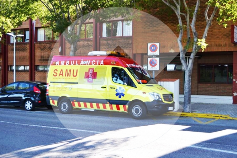 Cuatro personas atendidas, dos de ellas menores, en un incendio en Oliva